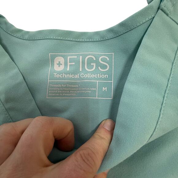 Figs scrub top Aquamarine Kaya style nurse medical work wear sz M PO# 1403 - Picture 4 of 11